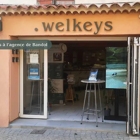De La 2 étoiles - Welkeys * Bandol