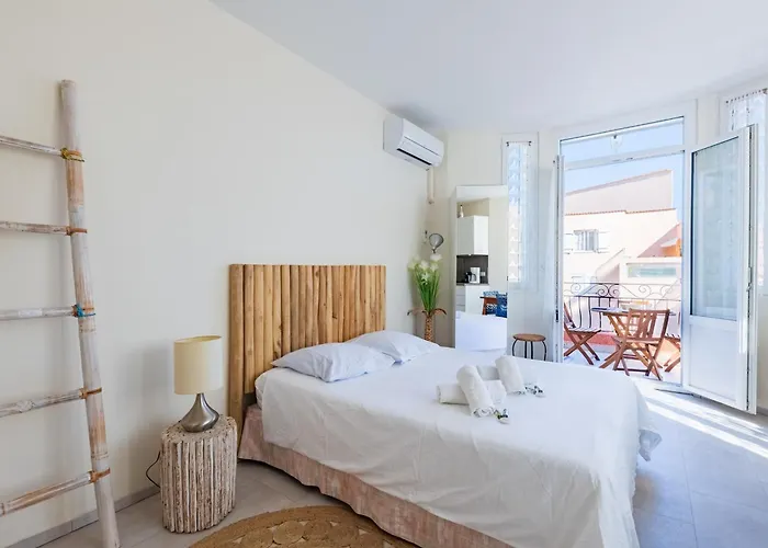 De La 2 Etoiles - Welkeys Apartment